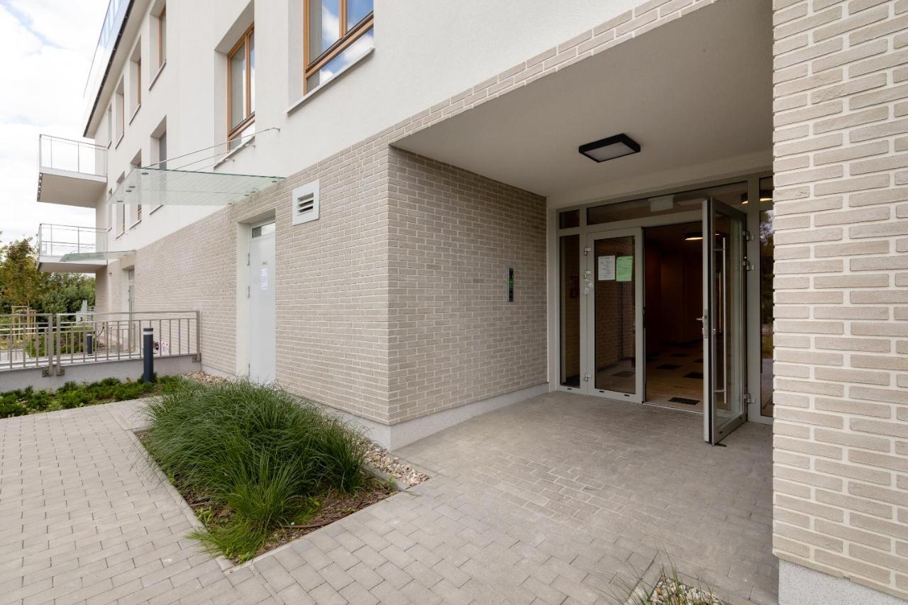 شقة Wilanow Gardens With Balcony وارسو المظهر الخارجي الصورة
